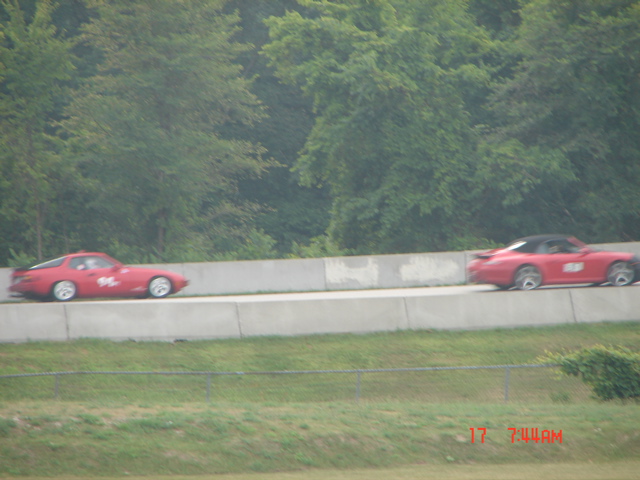 red 924S chase